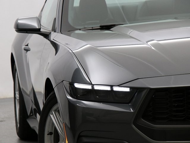 2026 Ford Mustang EcoBoost Premium photo 4