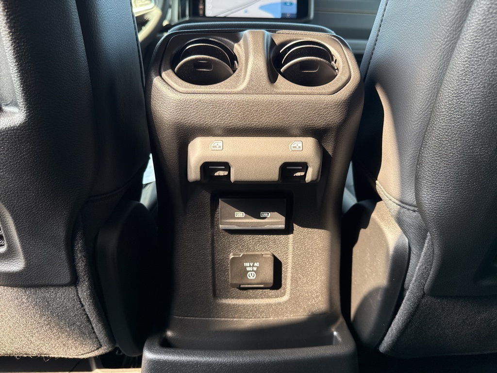 2025 Jeep Wrangler Sahara photo 28