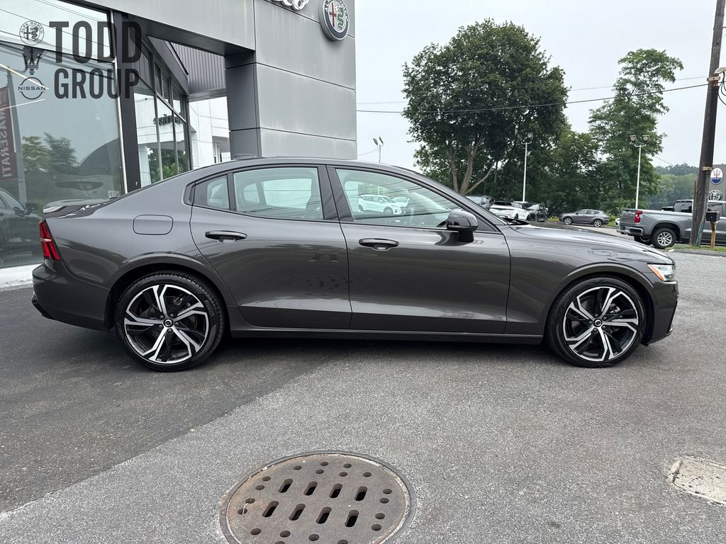 2025 Volvo S60 B5 AWD Core photo 6