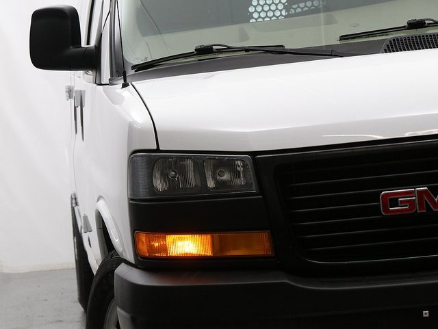 2023 Gmc Savana Cargo 2500 photo 2