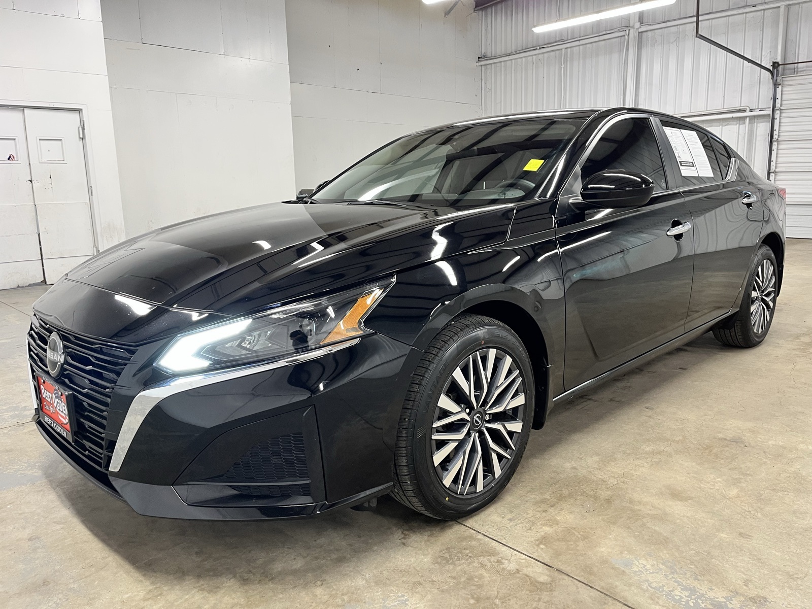 2023 Nissan Altima 2.5 SV photo 3