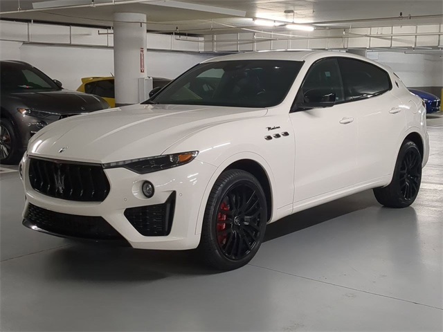 2024 Maserati Levante Modena photo 3