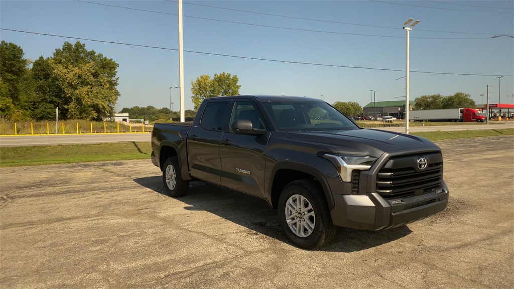 2026 Toyota Tundra SR5 CrewMax photo 2