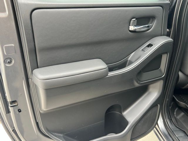 2022 Nissan Frontier SV photo 23