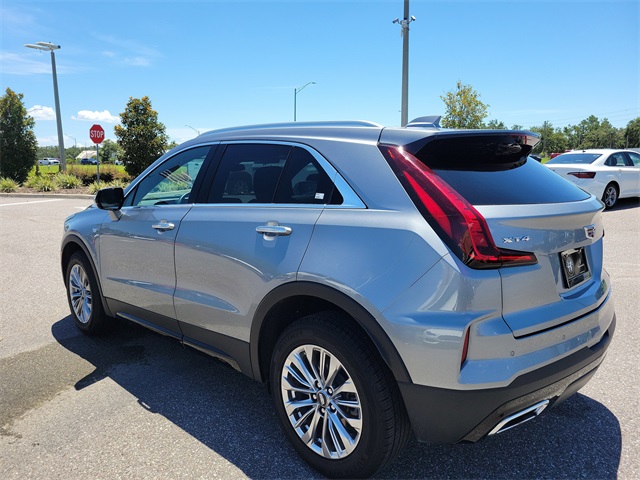 2024 Cadillac XT4 Premium Luxury photo 2