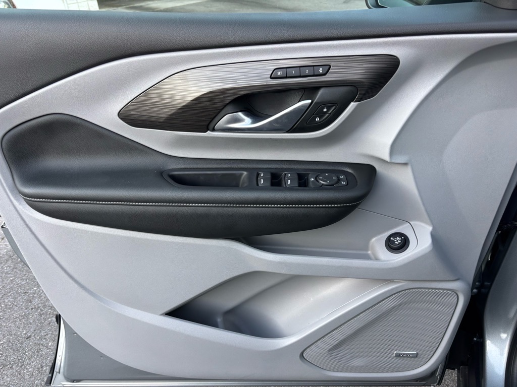 2024 Gmc Terrain SLT photo 5
