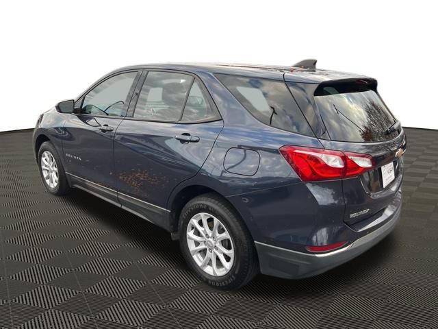 2018 Chevrolet Equinox LS photo 2