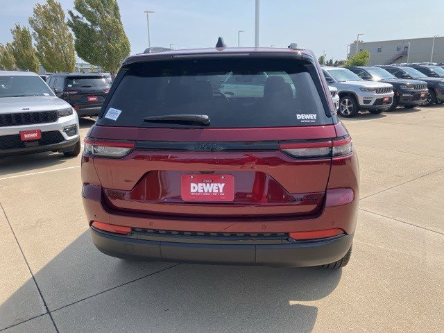2025 Jeep Grand Cherokee Limited photo 2