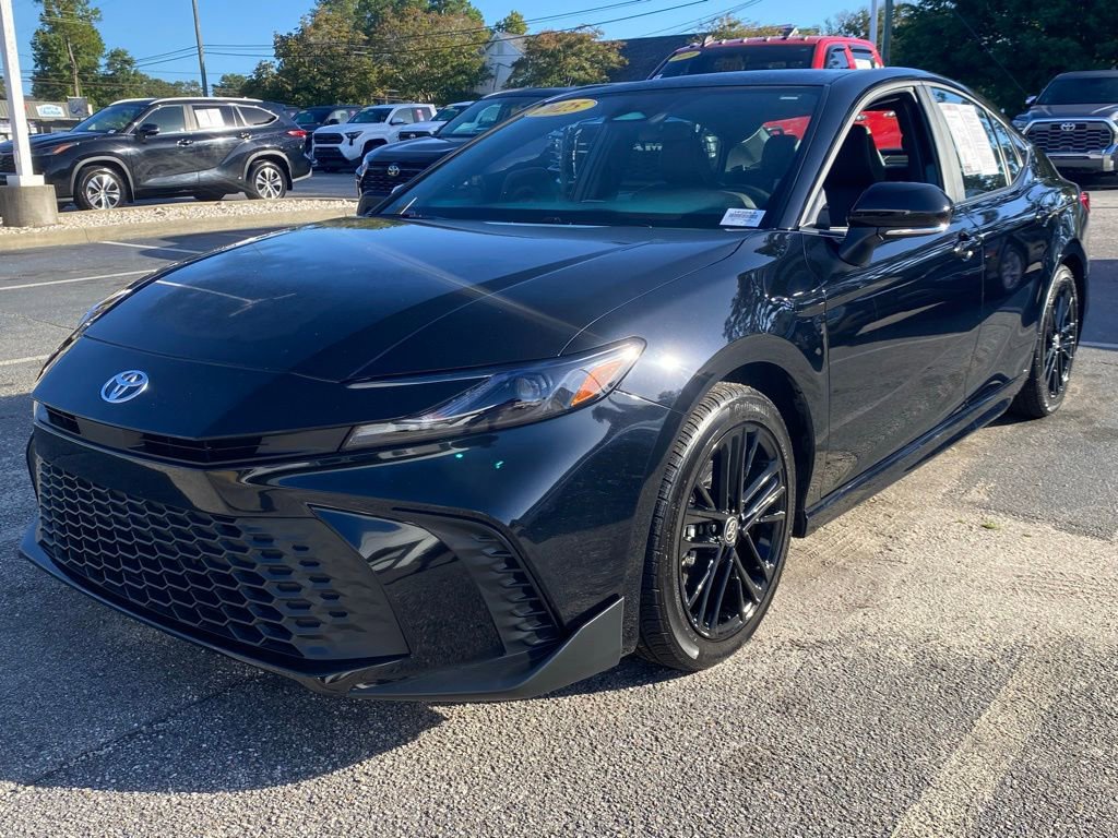 2025 Toyota Camry SE photo 2