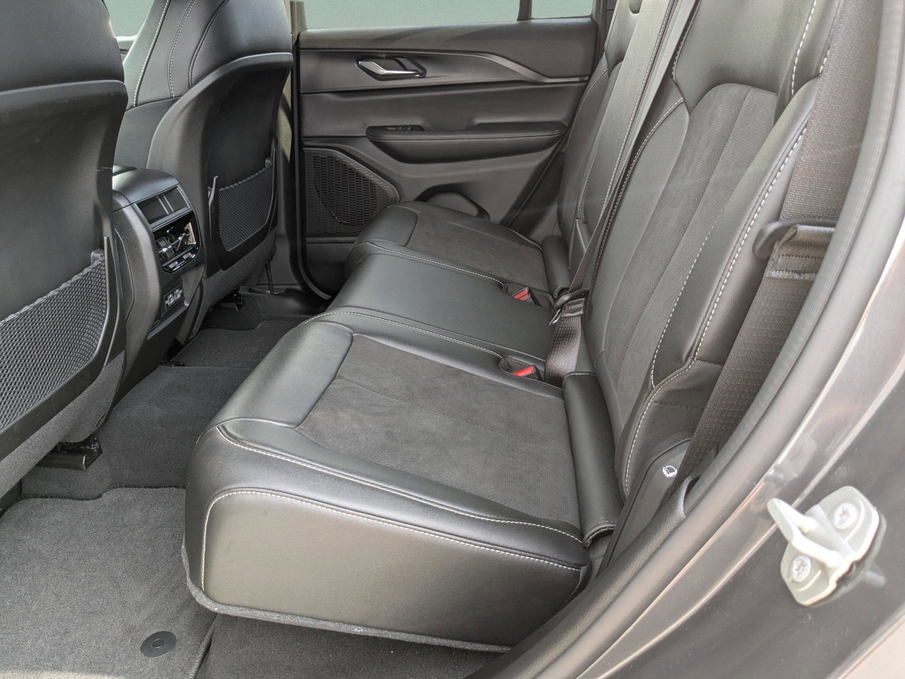 2024 Jeep Grand Cherokee Altitude X photo 8