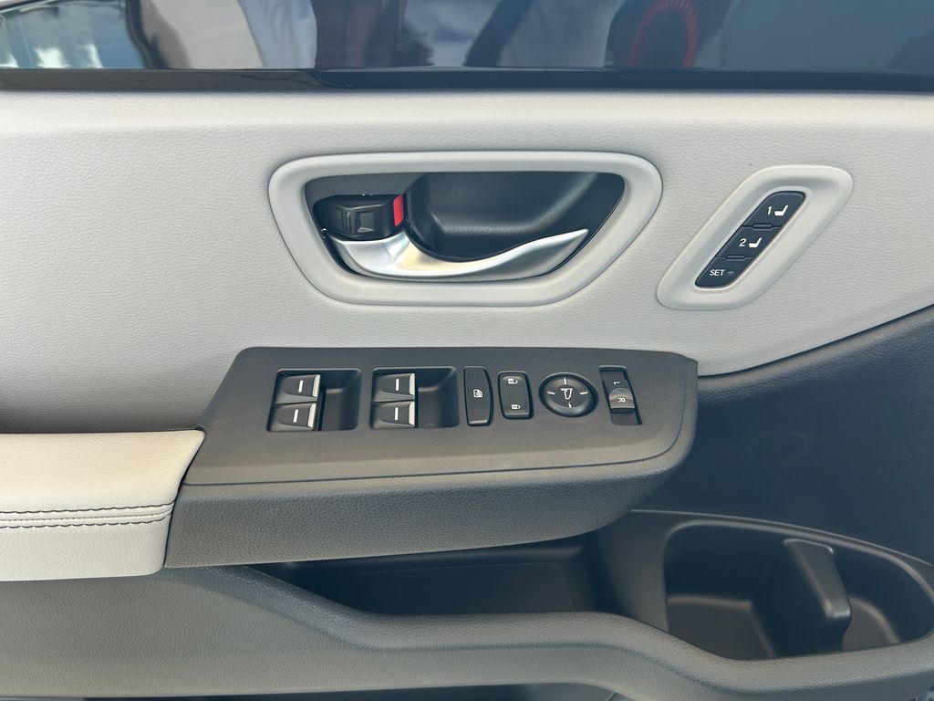 2025 Honda Pilot Touring photo 26