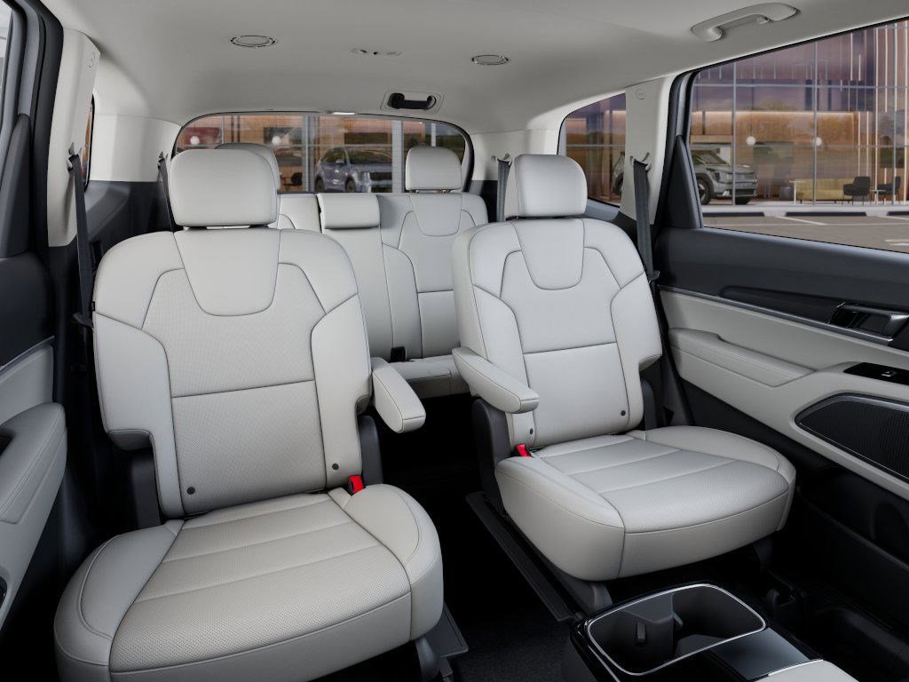 2025 Kia Telluride S photo 13