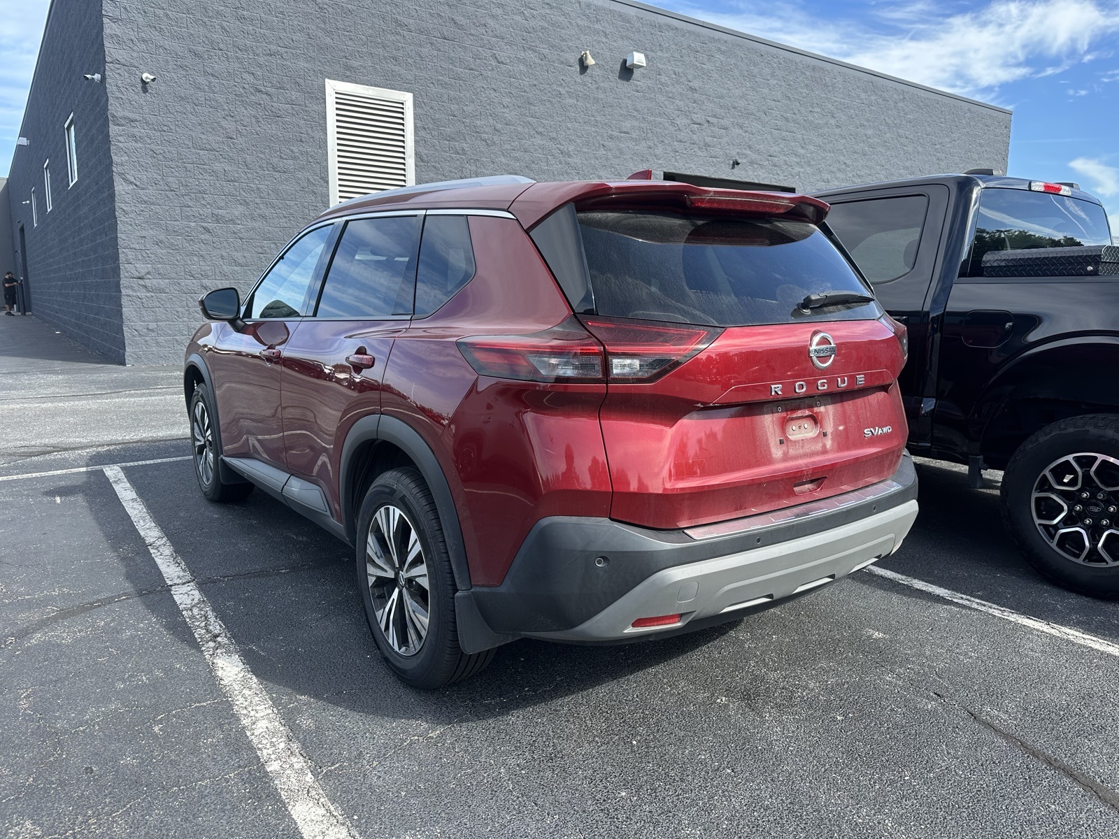 2021 Nissan Rogue SV photo 2