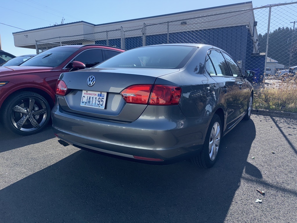 2013 Volkswagen Jetta 2.0 Base photo 2
