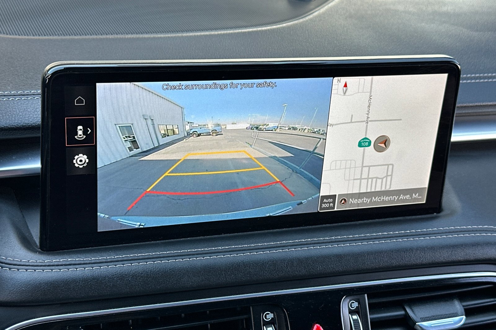 2023 Genesis G70 2.0T photo 18