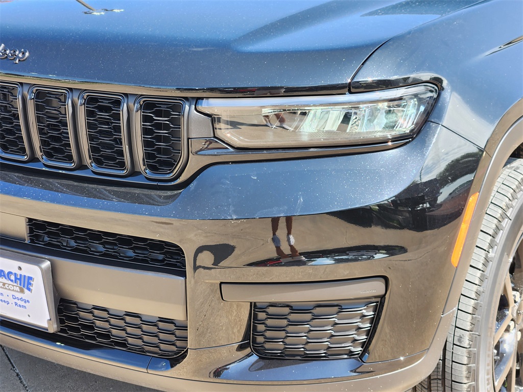 2025 Jeep Grand Cherokee Altitude X photo 4