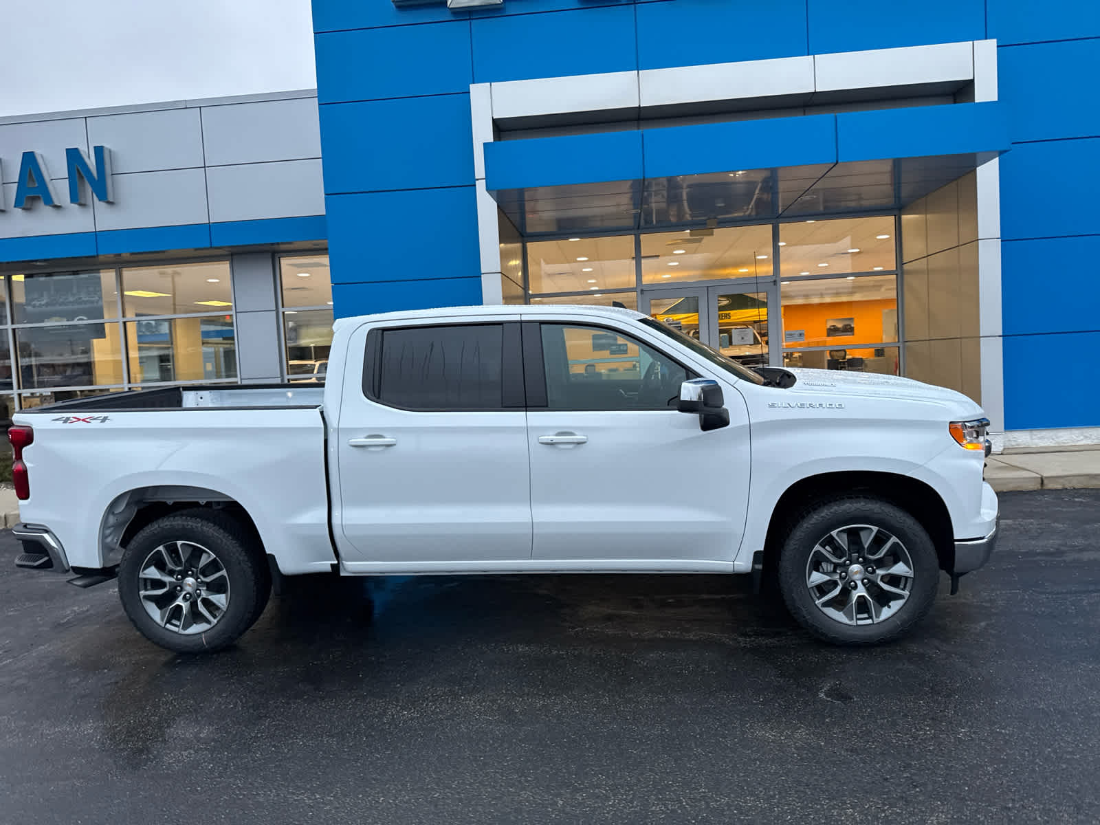 2026 Chevrolet Silverado 1500 LT photo 3