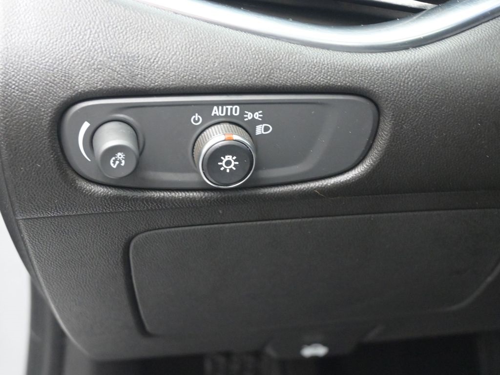 2018 Chevrolet Malibu 1LT photo 16