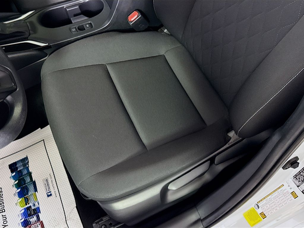 2025 Toyota Corolla Hybrid LE photo 17