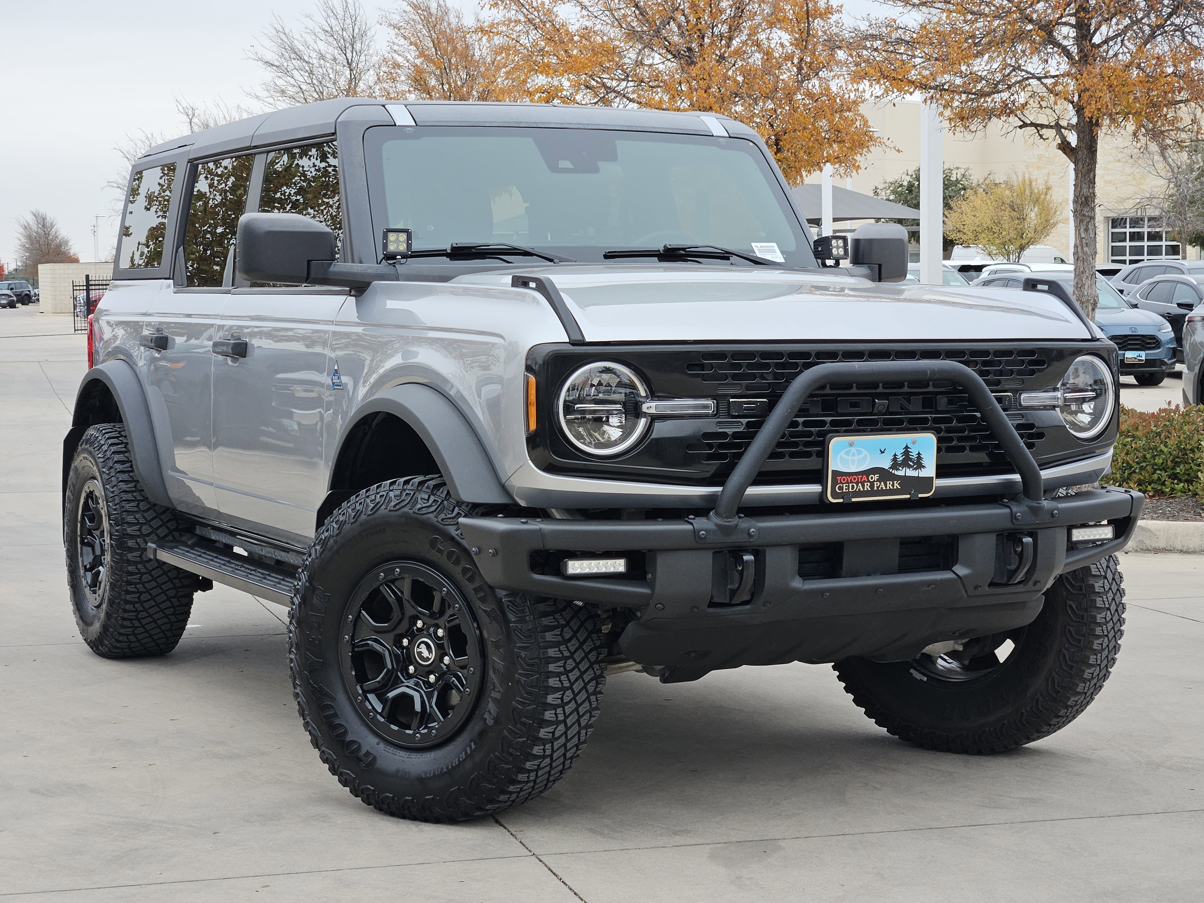 2022 Ford Bronco 4-Door Black Diamond's photo