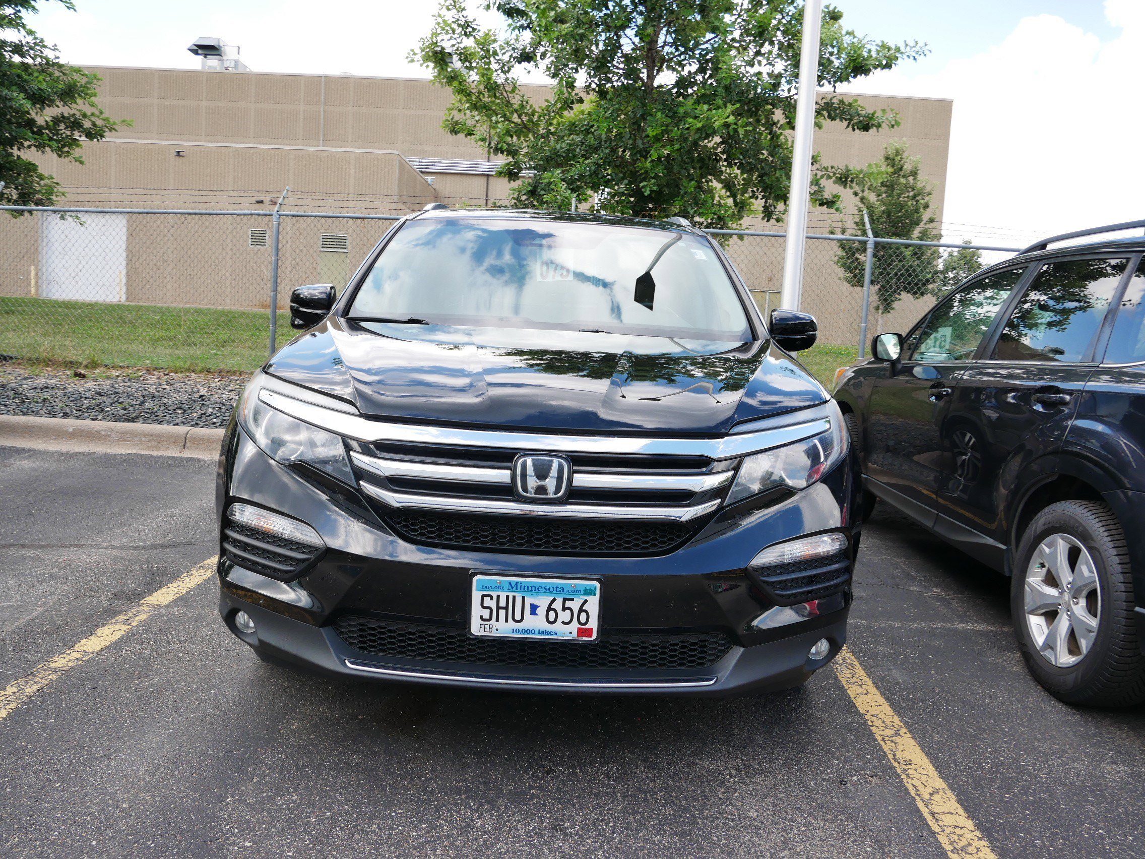 Used 2018 Honda Pilot Touring with VIN 5FNYF6H95JB025146 for sale in Vadnais Heights, Minnesota