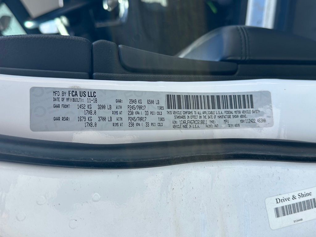 2019 Jeep Grand Cherokee Laredo E photo 17