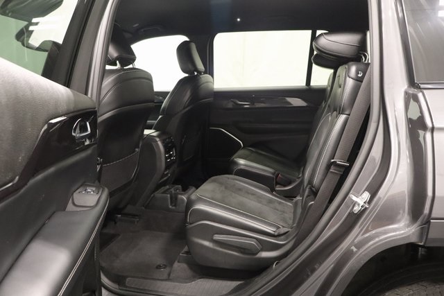 2022 Jeep Grand Cherokee Altitude photo 11