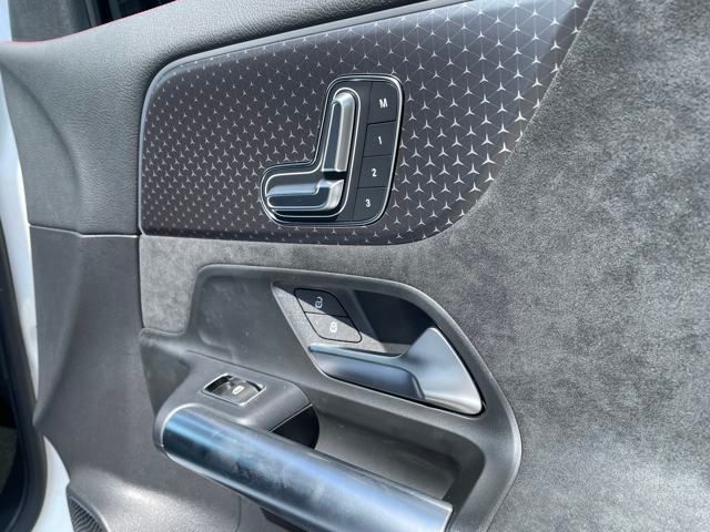2025 Mercedes Benz GLA 250 photo 37