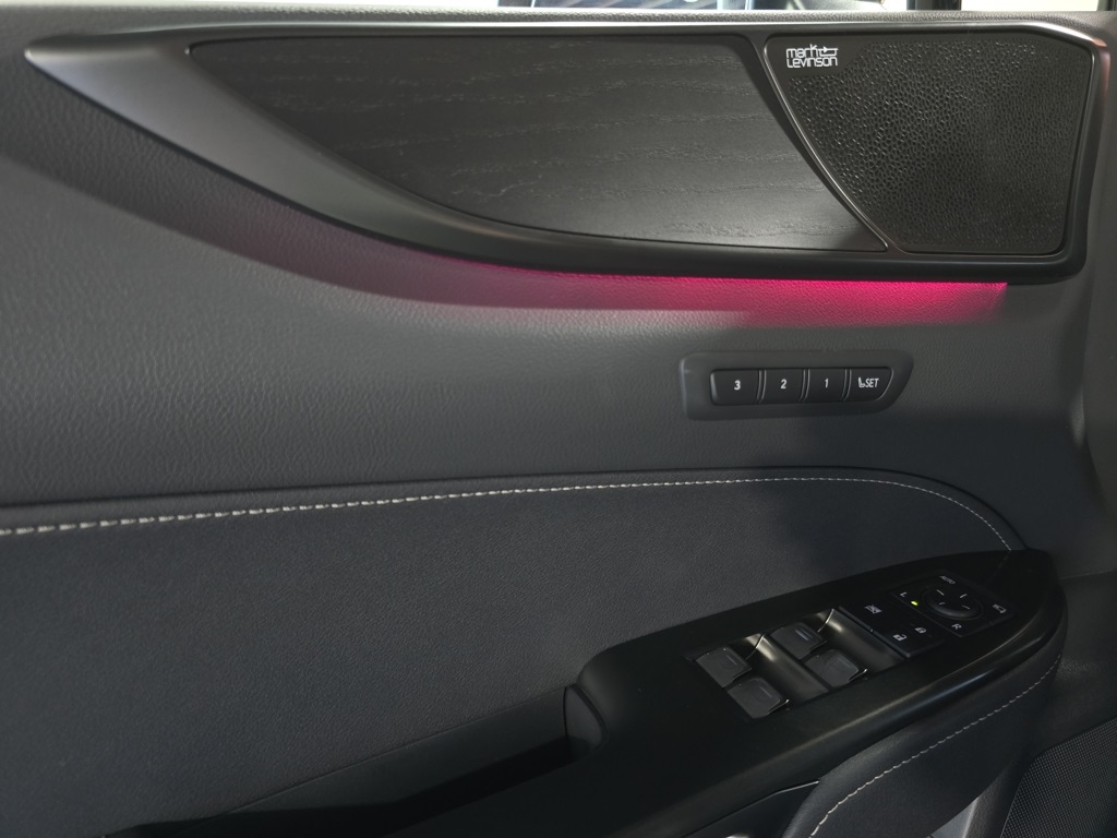 2025 Lexus NX 450h+ Luxury AWD photo 10