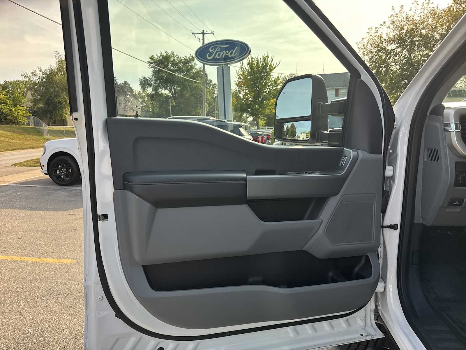 2024 Ford F-350 XLT photo 19
