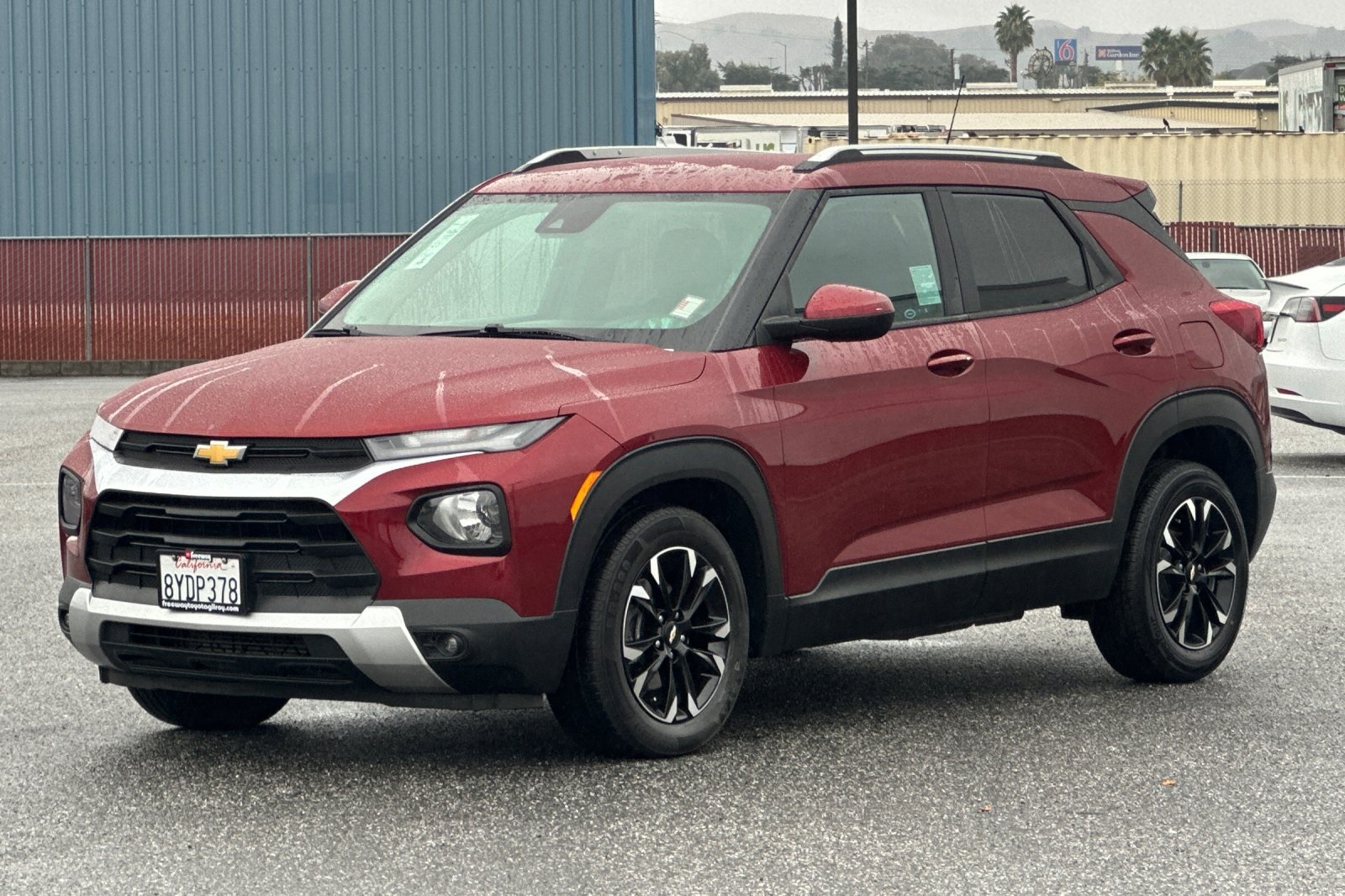 2022 Chevrolet Trailblazer LT photo 2
