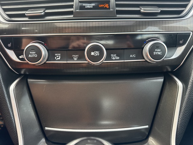 2018 Honda Accord Sport 2.0T photo 23