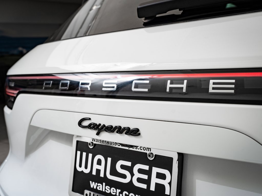 2021 Porsche Cayenne E-Hybrid photo 17