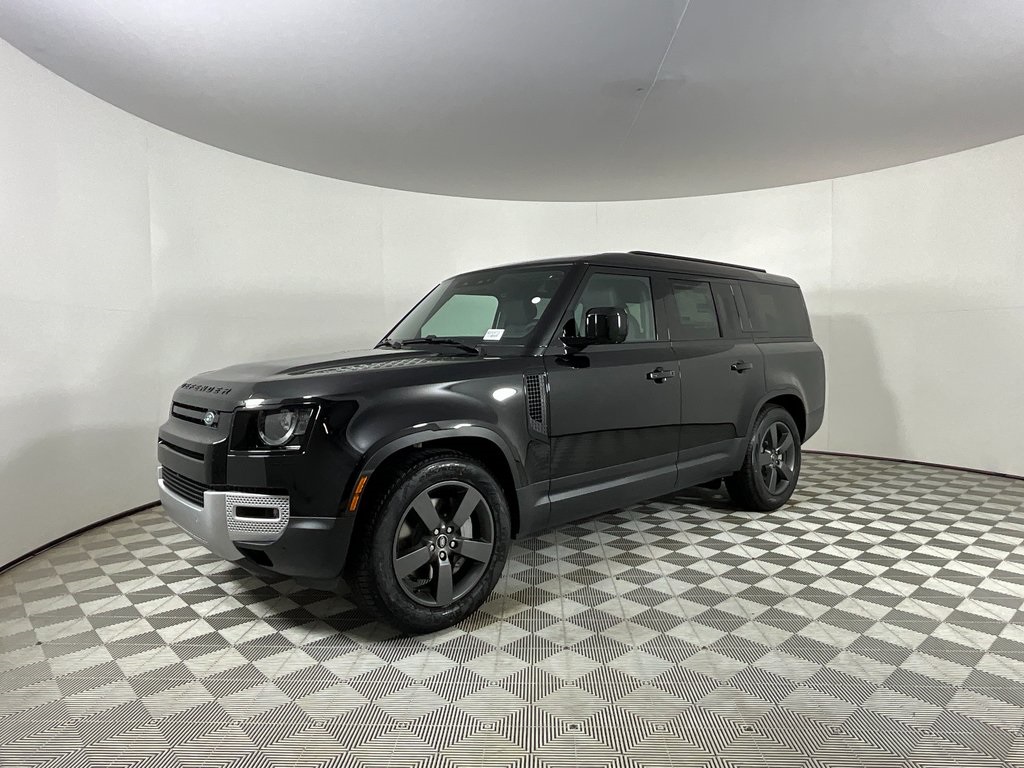 2025 Land Rover Defender S's photo