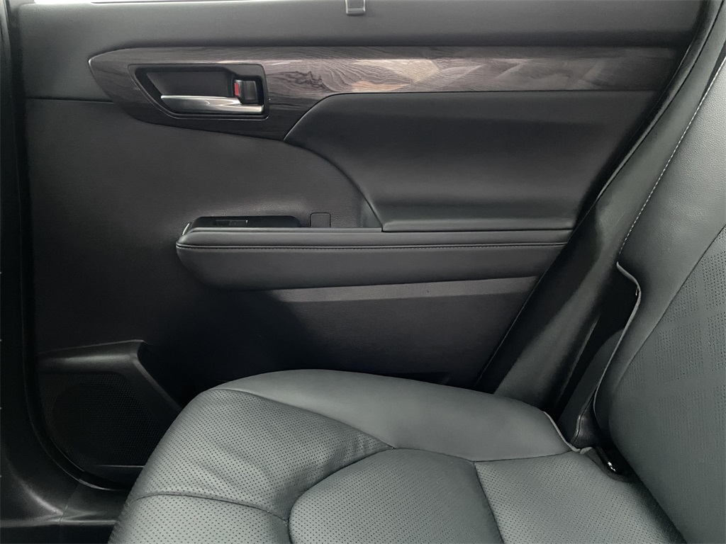2022 Toyota Highlander Platinum photo 20