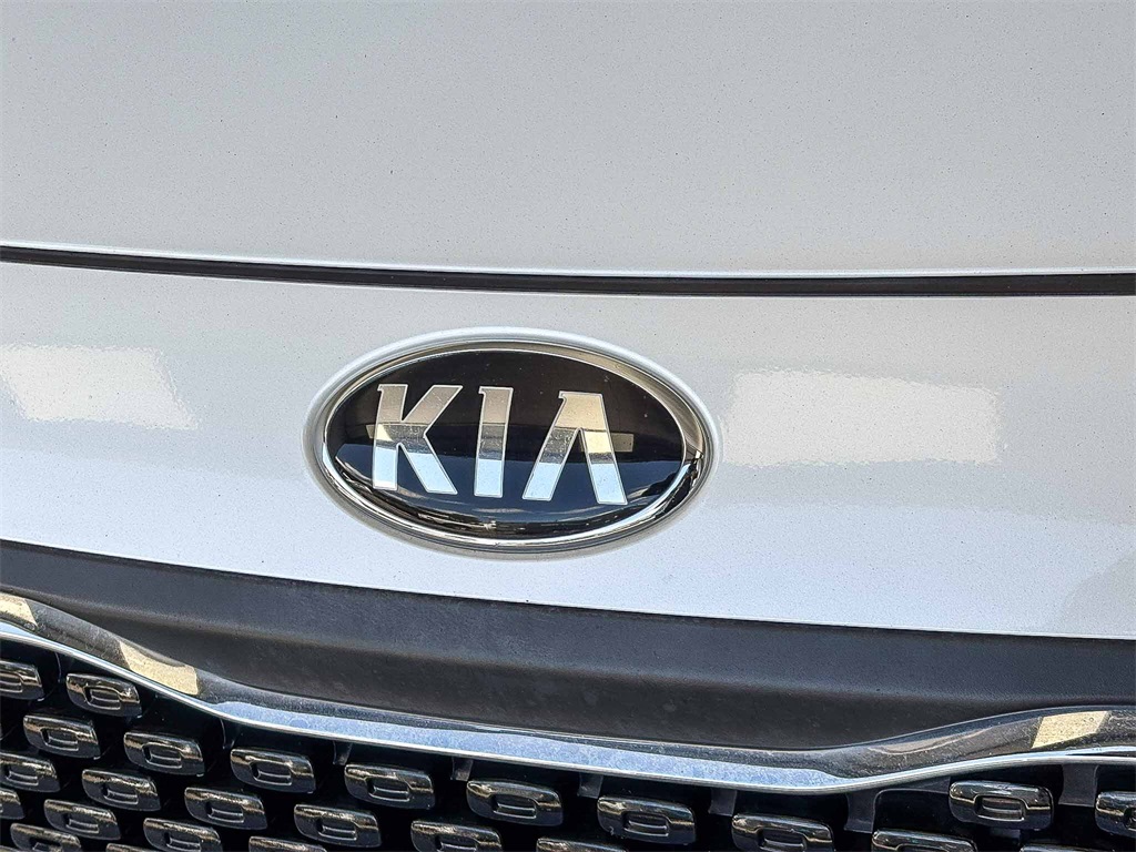 2018 Kia Niro LX photo 4