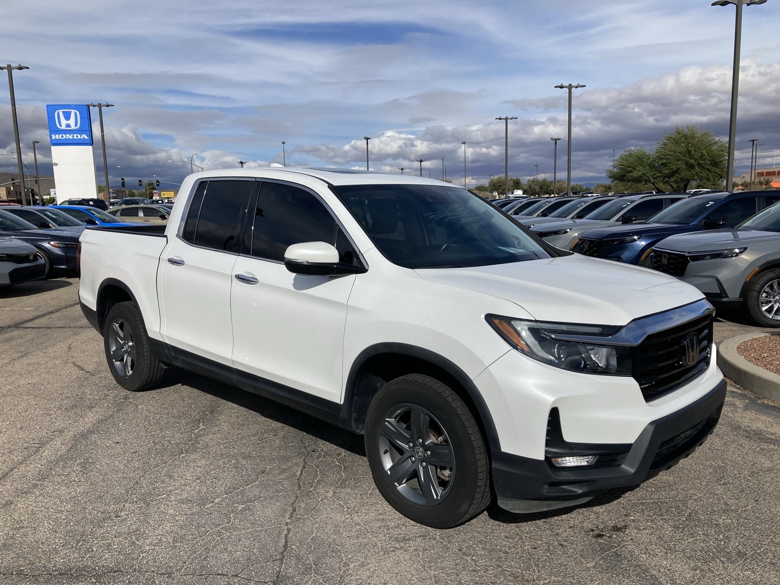 2022 Honda Ridgeline RTL-E photo 2