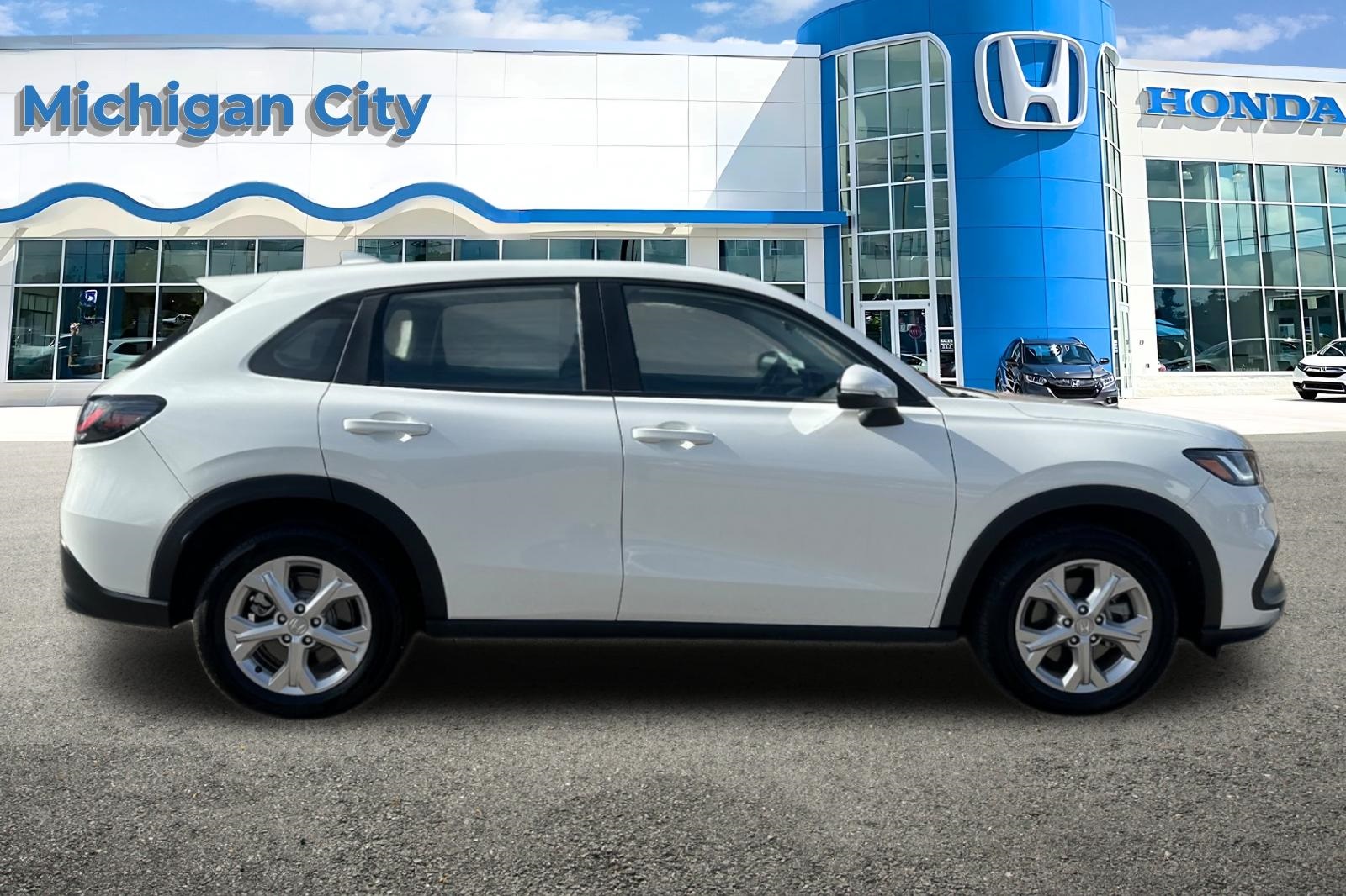 2023 Honda HR-V LX photo 3