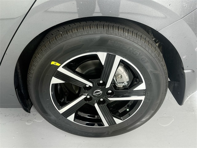 2025 Nissan Sentra SV photo 11