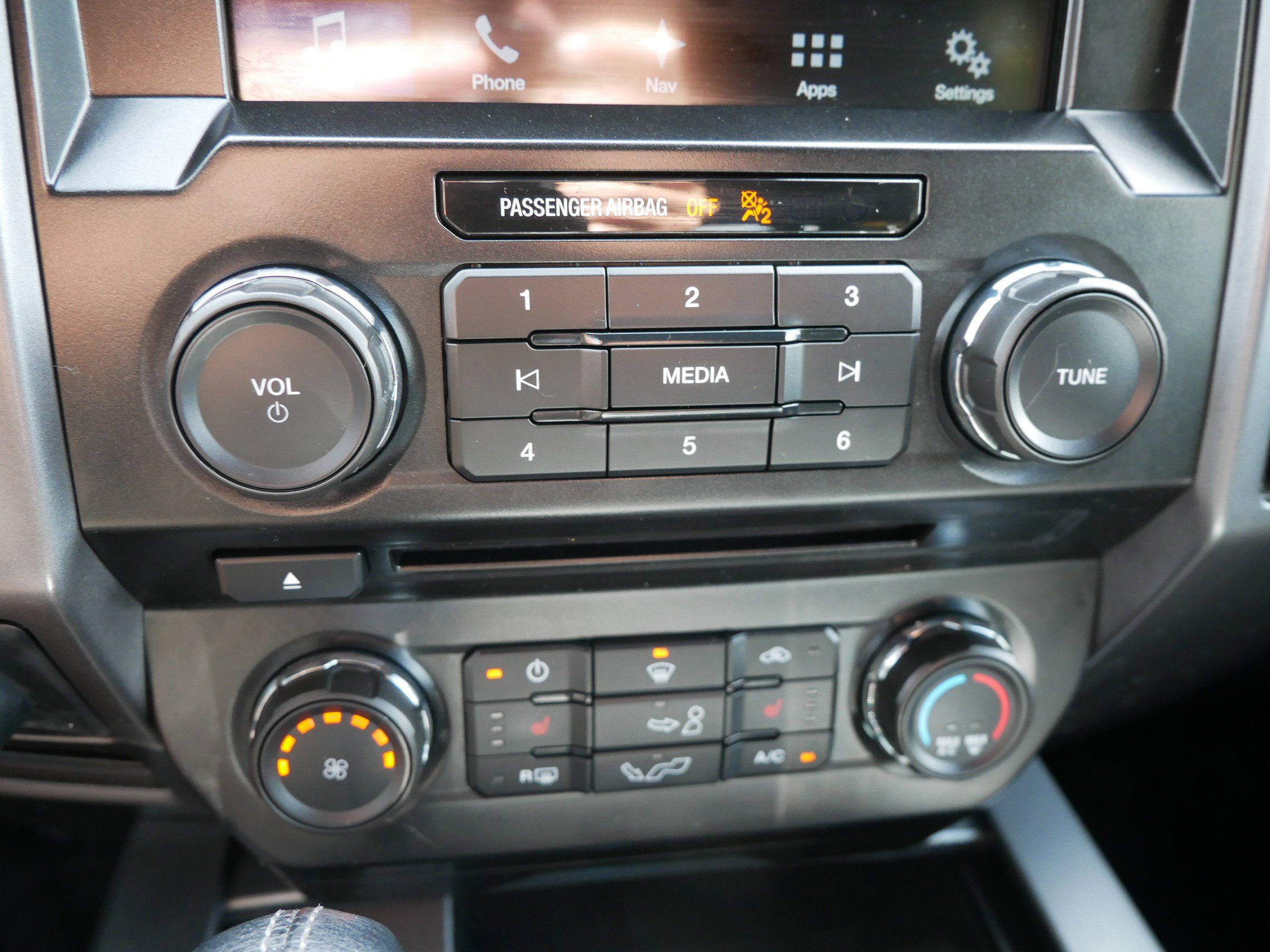 2017 Ford F-150 XLT photo 24