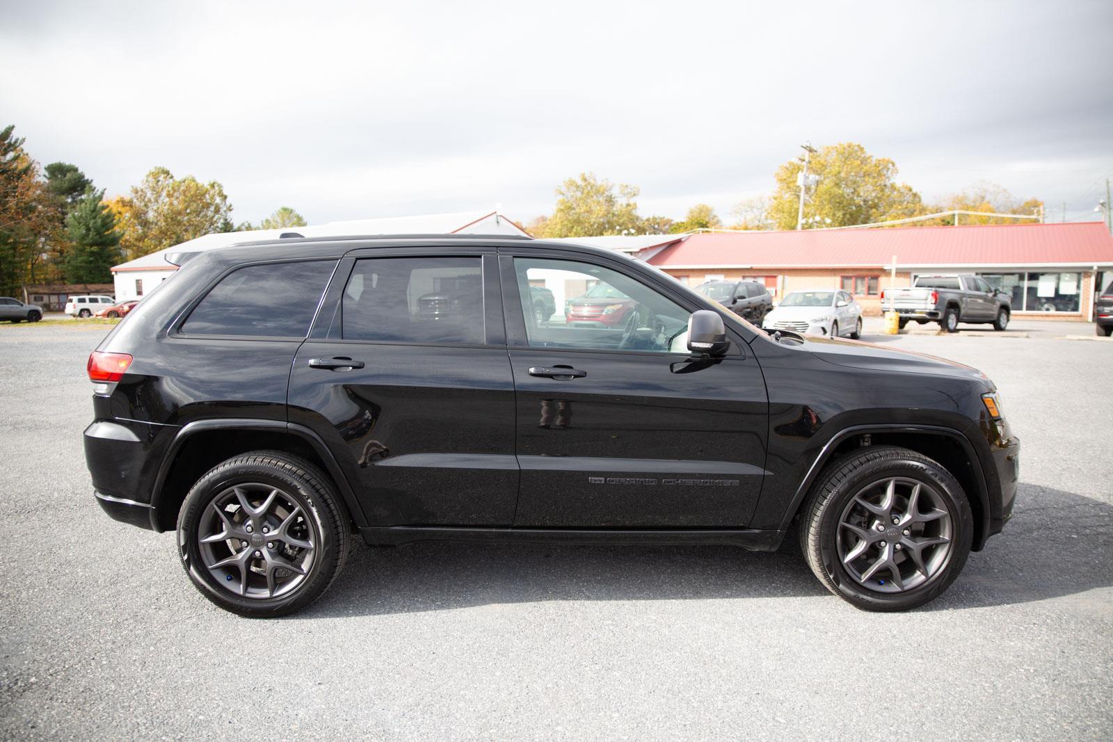 2021 Jeep Grand Cherokee Limited photo 2