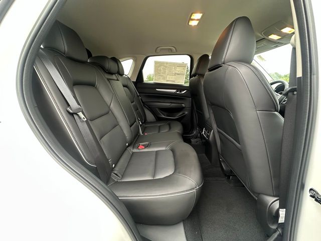 2025 Mazda CX-5 2.5 Select photo 30