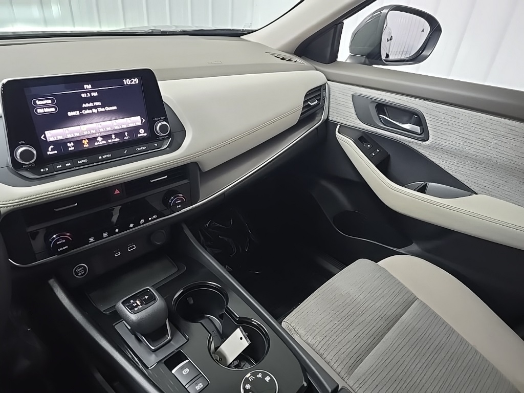 2023 Nissan Rogue SV photo 24