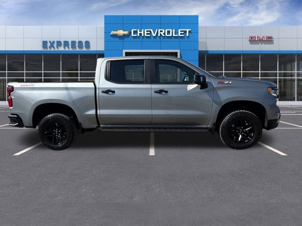 2024 Chevrolet Silverado 1500 LT Trail Boss photo 2