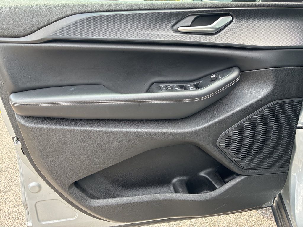 2023 Jeep Grand Cherokee Altitude photo 11
