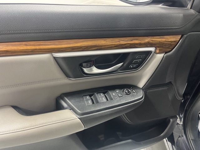 2017 Honda CR-V Touring photo 5
