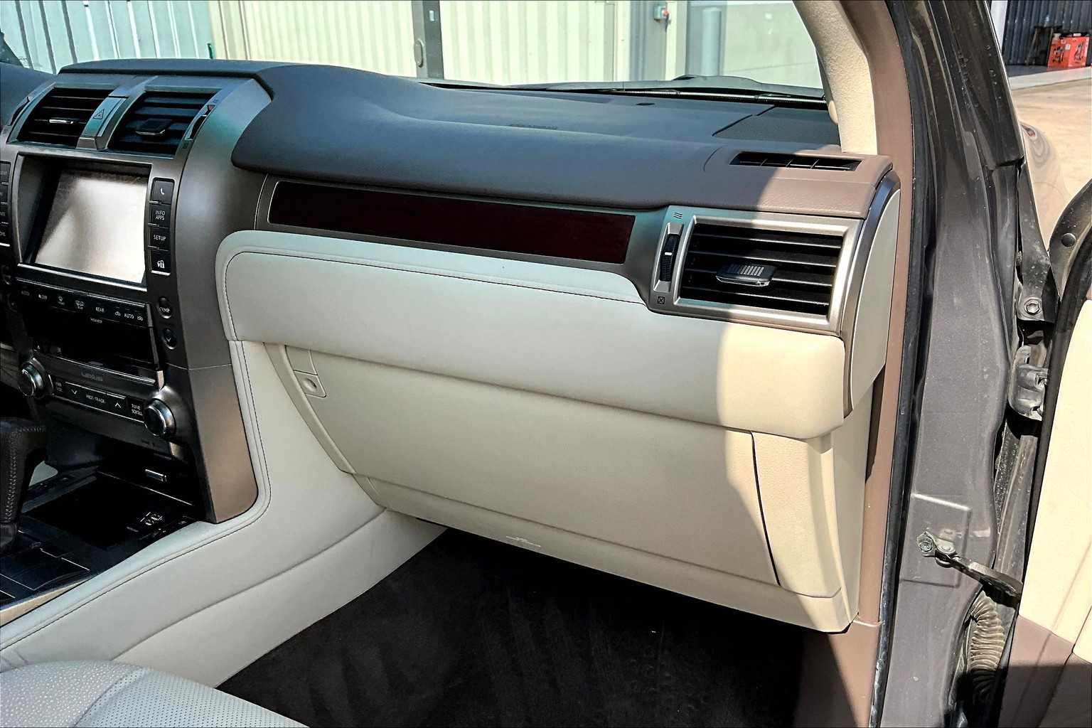 2014 Lexus GX 460 Base photo 16