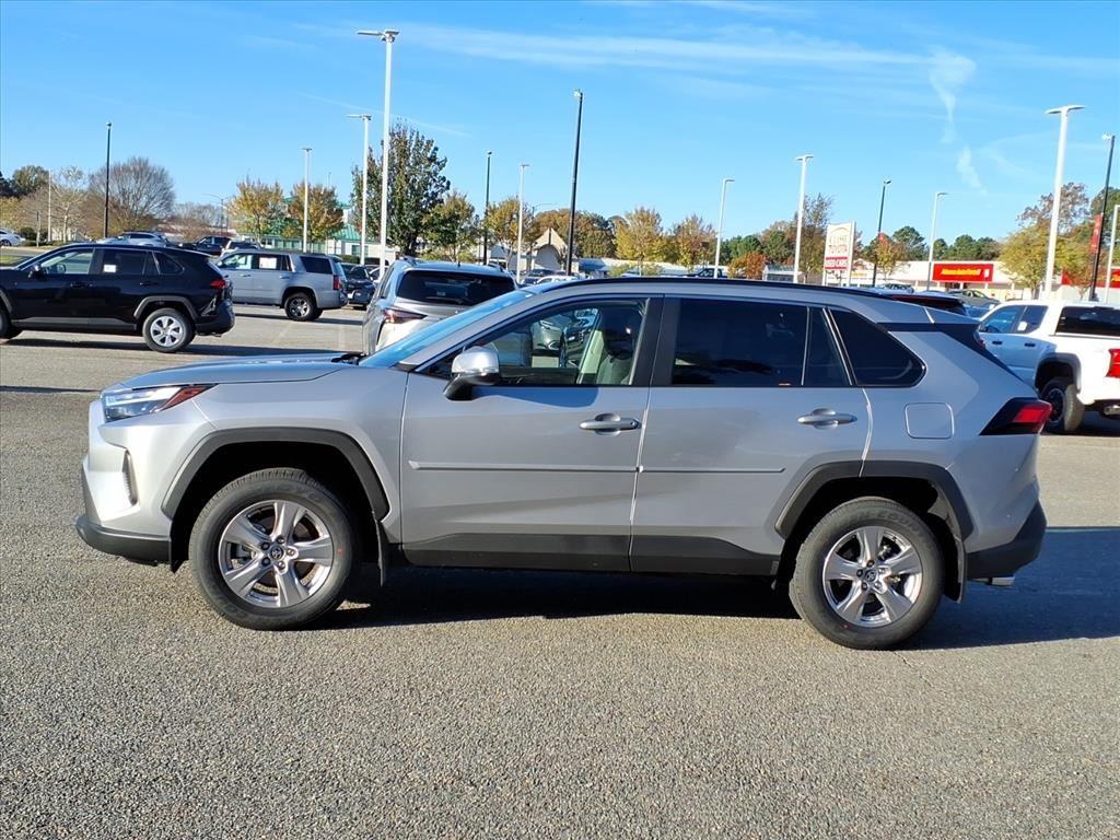 2025 Toyota RAV4 XLE photo 2