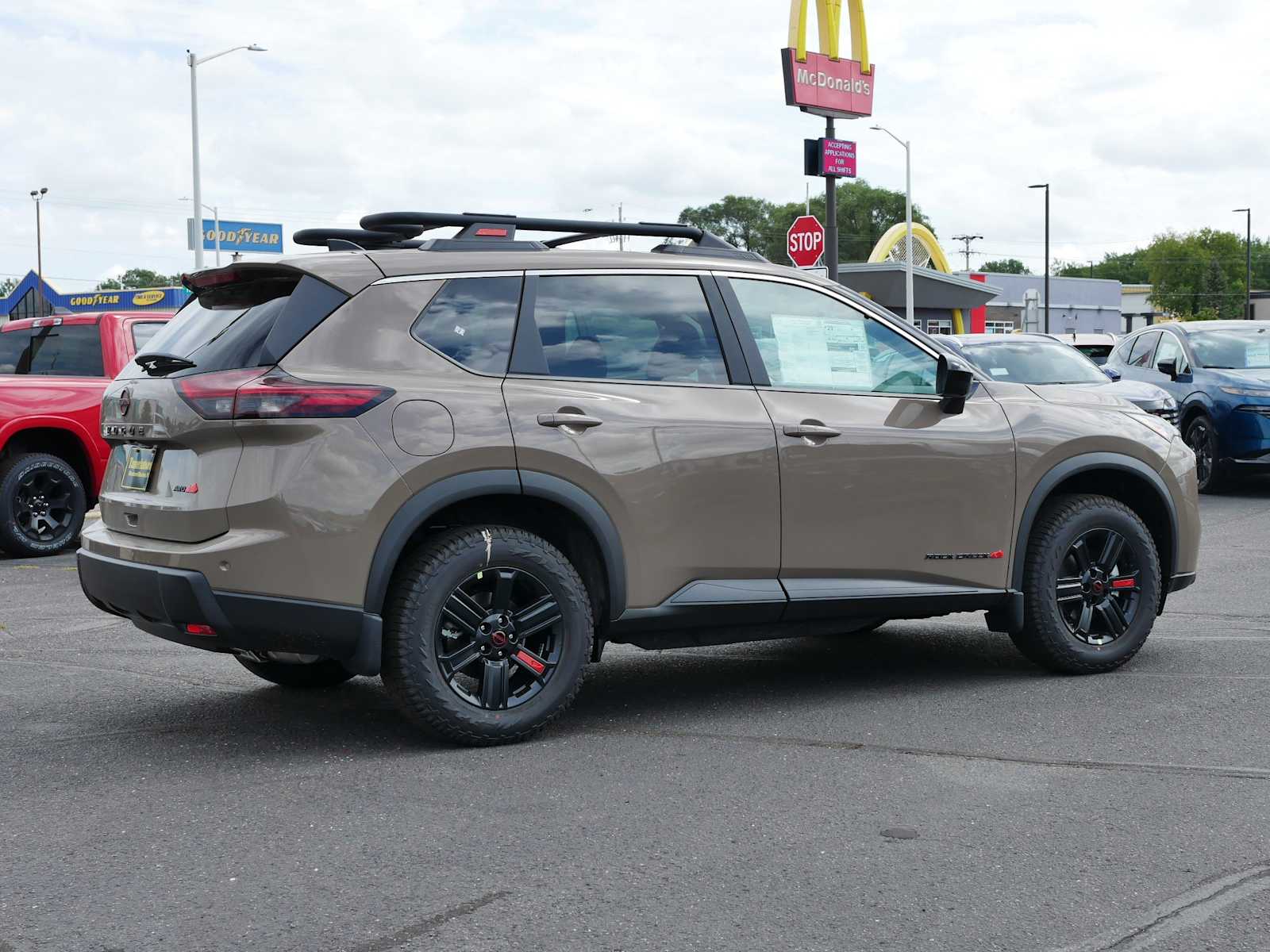 2026 Nissan Rogue SV photo 7
