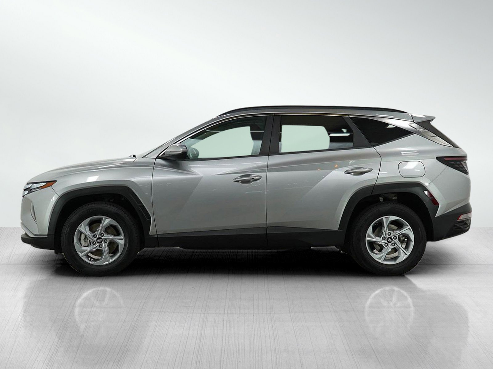 Used 2022 Hyundai Tucson SEL with VIN 5NMJBCAE2NH031798 for sale in Burnsville, Minnesota